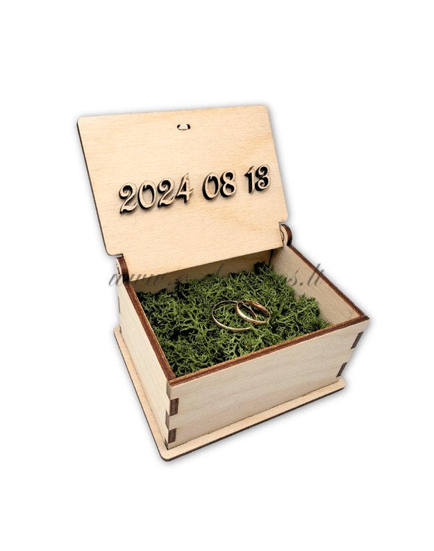 Medinė vestuvinių žiedų dėžutė su inicialais 1